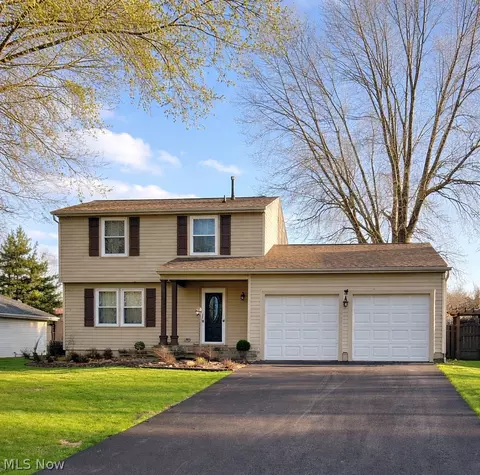 5133 Winslow Dr, Mineral Ridge, OH 44440