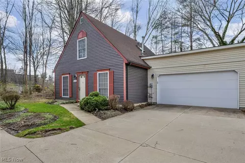 2210 Pine Tree Ln #23, Twinsburg, OH 44087