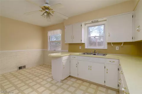 Kitchen - 23 Wayne Ave, Akron, OH 44301 photo 2 of 2