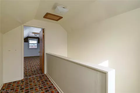 Entry Way - 23 Wayne Ave, Akron, OH 44301 photo 3 of 3