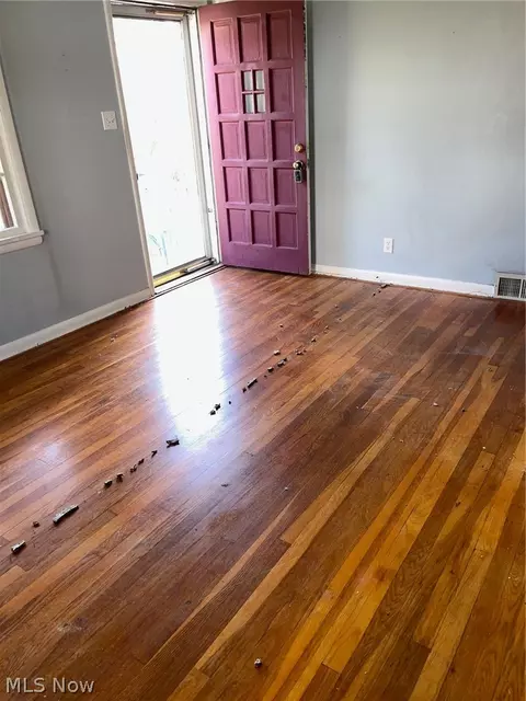 Living - 23 Wayne Ave, Akron, OH 44301 photo 4 of 5