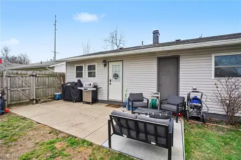Exterior - 155 S Johnson Rd, Sebring, OH 44672 photo 3 of 4