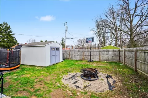 Exterior - 155 S Johnson Rd, Sebring, OH 44672 photo 4 of 4
