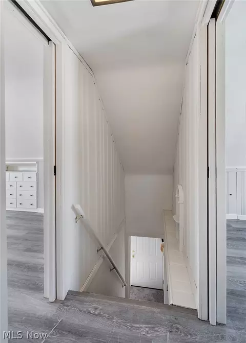 Entry Way - 616 Poland Ave, Struthers, OH 44471 photo 5 of 6