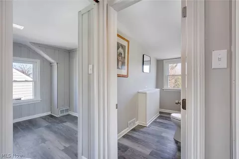 Entry Way - 616 Poland Ave, Struthers, OH 44471 photo 6 of 6