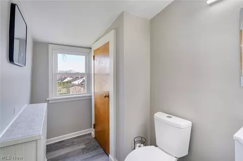 Bath - 616 Poland Ave, Struthers, OH 44471 photo 3 of 4