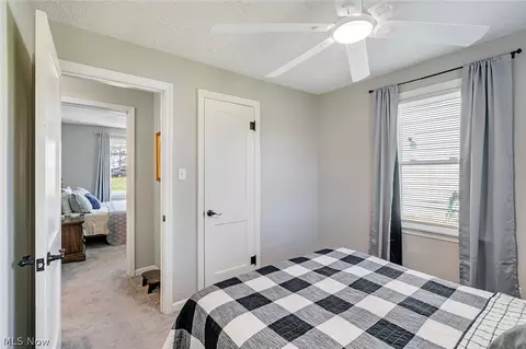 Bedroom - 616 Poland Ave, Struthers, OH 44471 photo 4 of 7