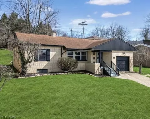 124 Stardust Dr, Wintersville, OH 43953
