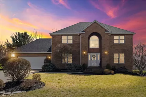 9431 Yvonne Dr, North Royalton, OH 44133