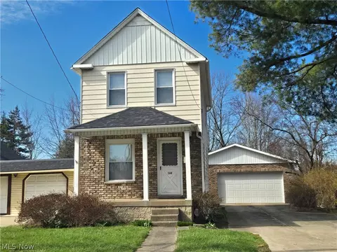 2446 Vestal Rd, Youngstown, OH 44509