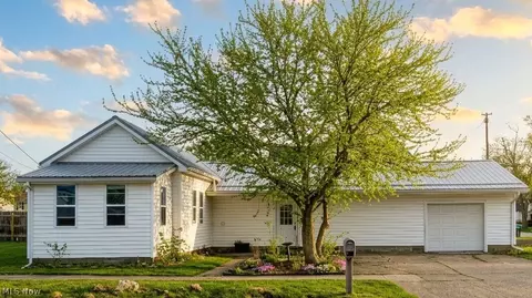 297 Depot St, Conneaut, OH 44030