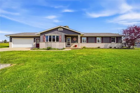 6117 Fenkell Rd, Andover, OH 44003