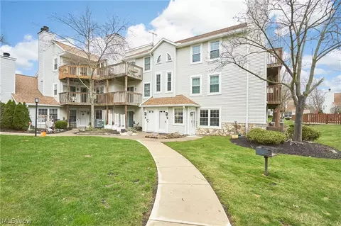 28180 Detroit Rd #D1, Westlake, OH 44145
