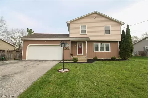 1913 Cloverbrook Dr, Mineral Ridge, OH 44440