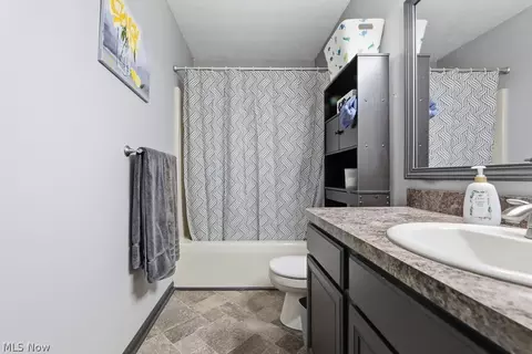 Bath - 1719 Wilson Rd, Akron, OH 44312 photo 1 of 2