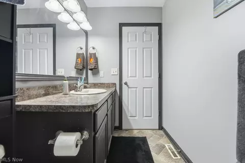 Bath - 1719 Wilson Rd, Akron, OH 44312 photo 2 of 2