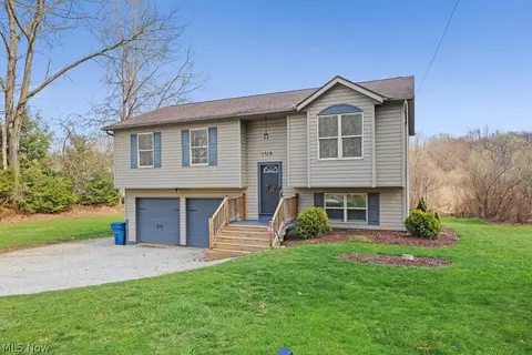 Exterior - 1719 Wilson Rd, Akron, OH 44312 photo 2 of 3