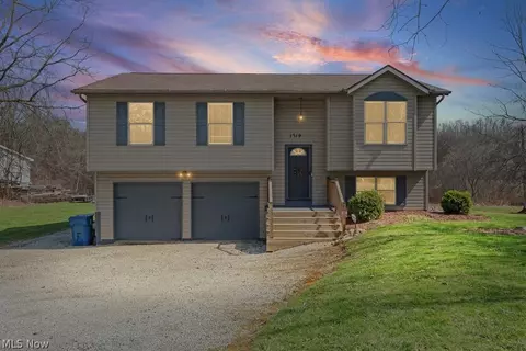 1719 Wilson Rd, Akron, OH 44312