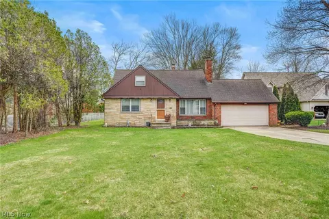 24037 Mastick Rd, North Olmsted, OH 44070