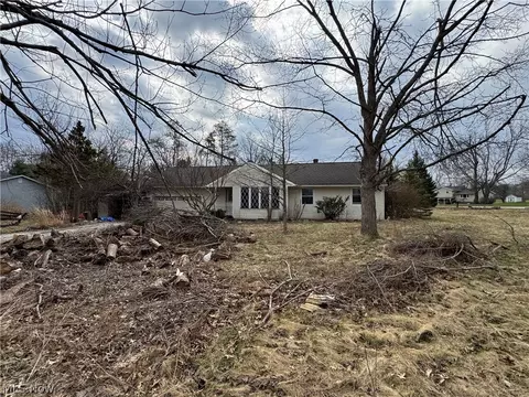 8367 Kirkwood Dr, Chesterland, OH 44026