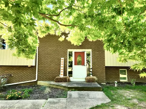2975 Brown Rd, Ashtabula, OH 44004 photo 2