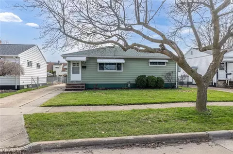 5249 W 150th St, Brook Park, OH 44142