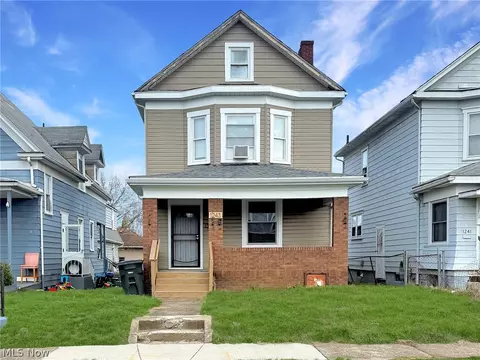 1243 Oakgrove Ave, Steubenville, OH 43952
