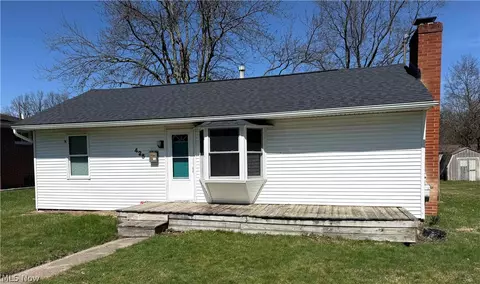 425 Second St, Brewster, OH 44613