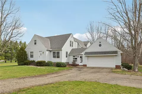 9877 Cutts Rd, Chardon, OH 44024 photo 2