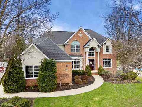 8460 Windsor Way, Broadview Heights, OH 44147