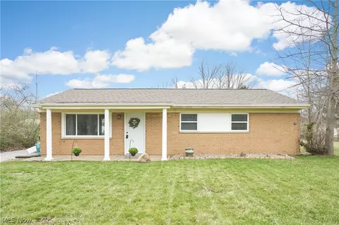 332 N River Rd, Munroe Falls, OH 44262