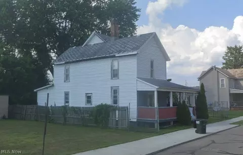 205 Mccrea Ave, Dennison, OH 44621 photo 2