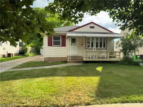 1322 Caryl Dr, Bedford, OH 44146