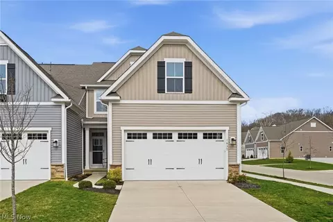1637 Mud Brook Ln, Akron, OH 44313