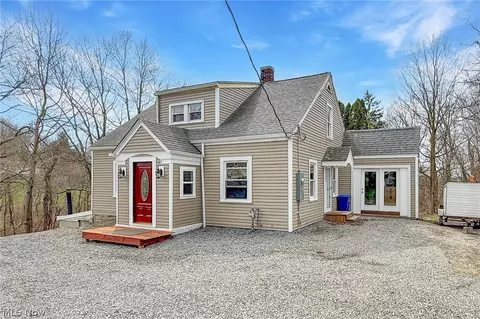 701 Lovers Ln, Steubenville, OH 43953