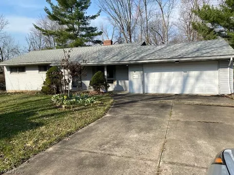 8454 Melody Ln, Macedonia, OH 44056