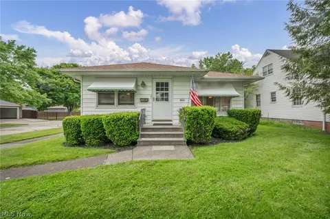11362 Blossom Ave, Parma Heights, OH 44130
