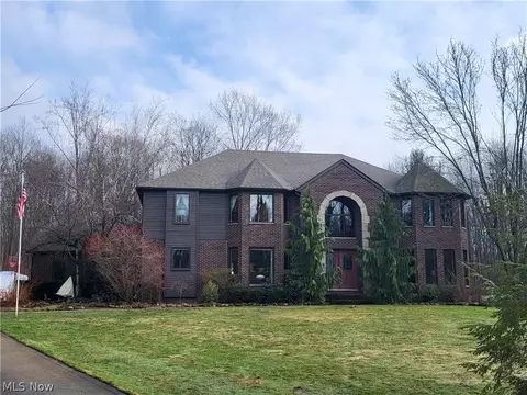 1882 Meadow Dr, Hinckley, OH 44233