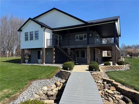 11364 Brosius Rd, Garrettsville, OH 44231