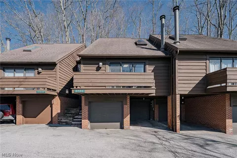 275 Solon Rd #275C, Chagrin Falls, OH 44022