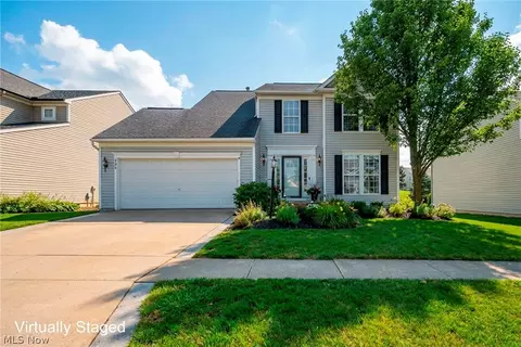 998 Woodfield Ln, Brunswick, OH 44212