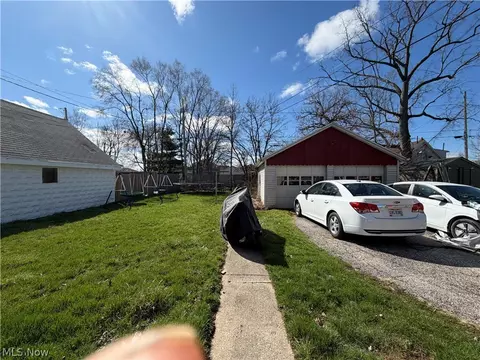 Exterior - 2228 E 30th St, Lorain, OH 44055 photo 2 of 3