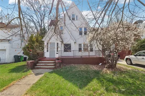 22350 Tracy Ave, Euclid, OH 44123