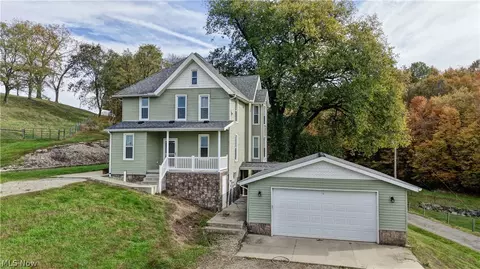 6895 Kemary Ave SW, Navarre, OH 44662