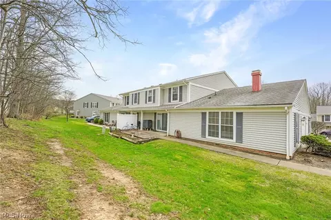 10364 Independence Dr #19C, North Royalton, OH 44133