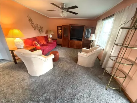 511 Edison St, Struthers, OH 44471 photo 3