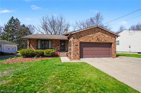 3114 Englewood Dr, Silver Lake, OH 44224