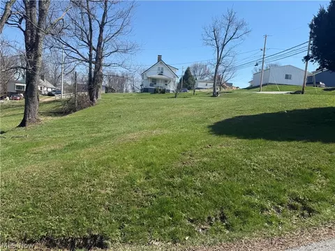 126 Oak St, Barnesville, OH 43713