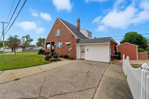 Exterior - 1811 E 30th St, Ashtabula, OH 44004 photo 3 of 5