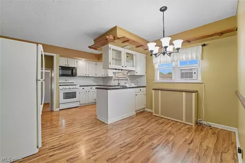 Kitchen - 1811 E 30th St, Ashtabula, OH 44004 photo 1 of 2